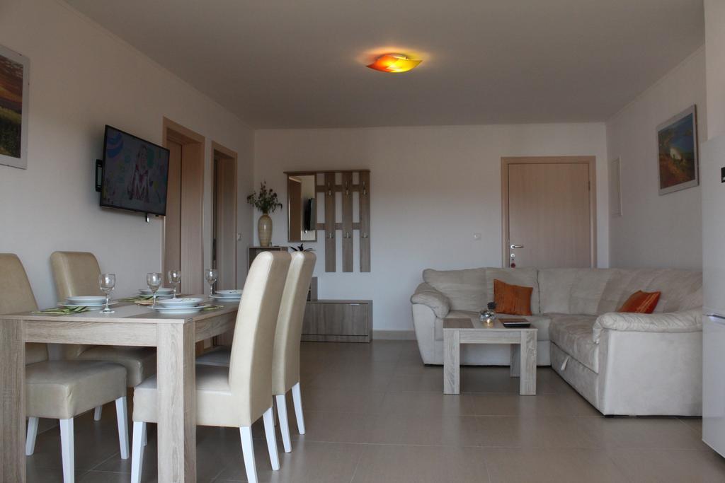 Apartments Bellator シロ エクステリア 写真